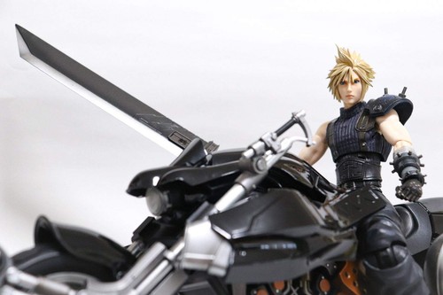 Play arts cloud strife hardy - strife,